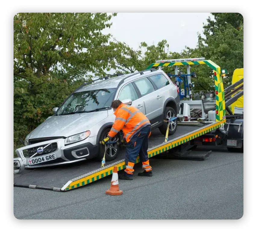 Car Recovery And Storage Cch Recover Damaged Vehicle Image